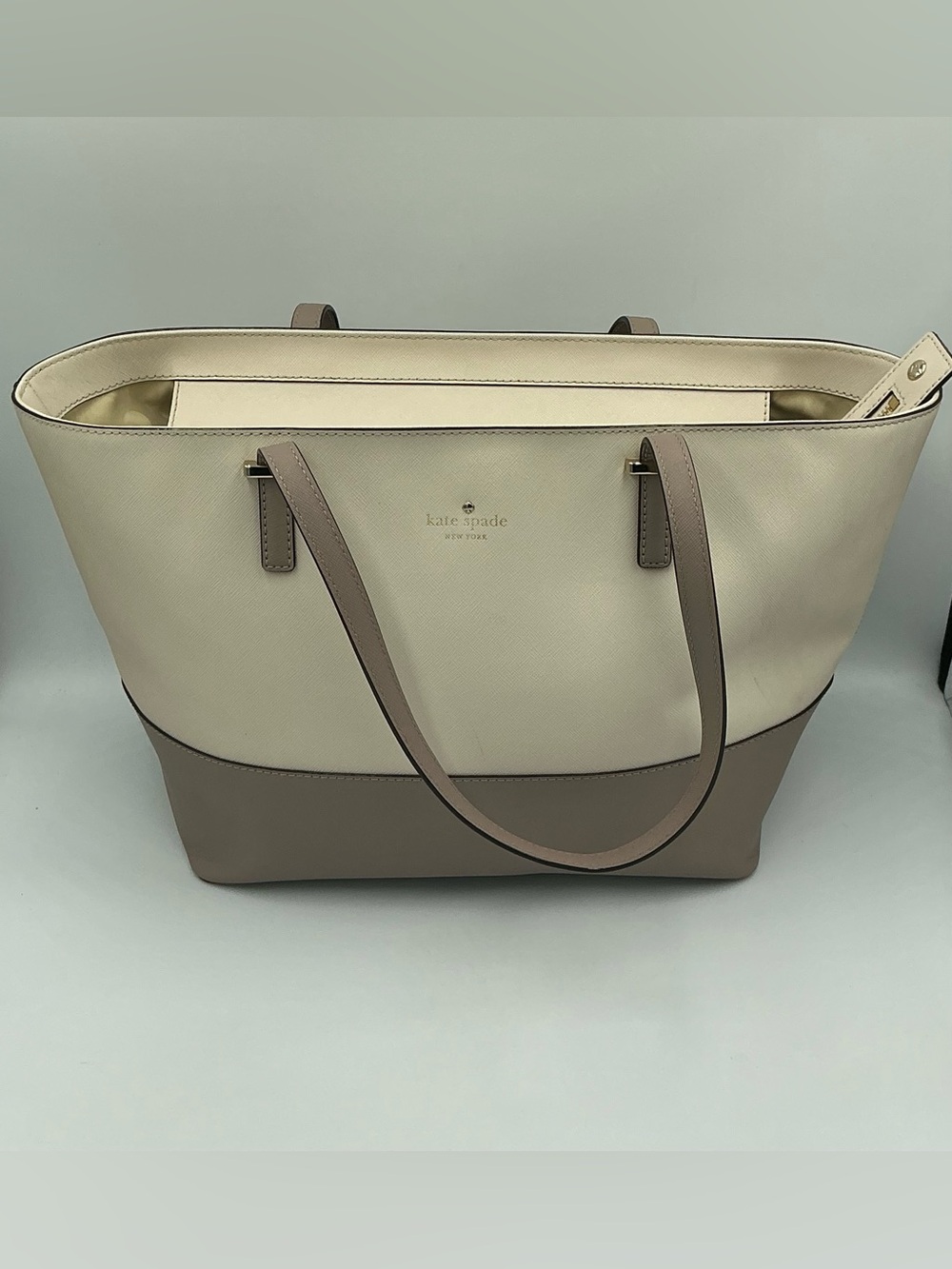 Kate Spade Cedar Street Medium Harmony Tote in Neutral Shades Cream & Taupe